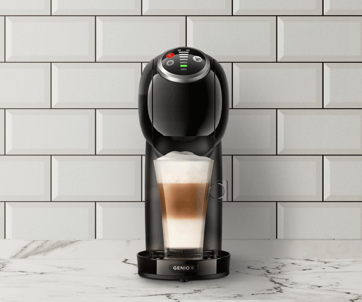 Primer plano Máquina de Café NESCAFÉ® Dolce Gusto Genio S Plus Negra Automática