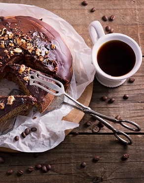 Un maridaje de café Espresso Intenso con un postre de chocolate